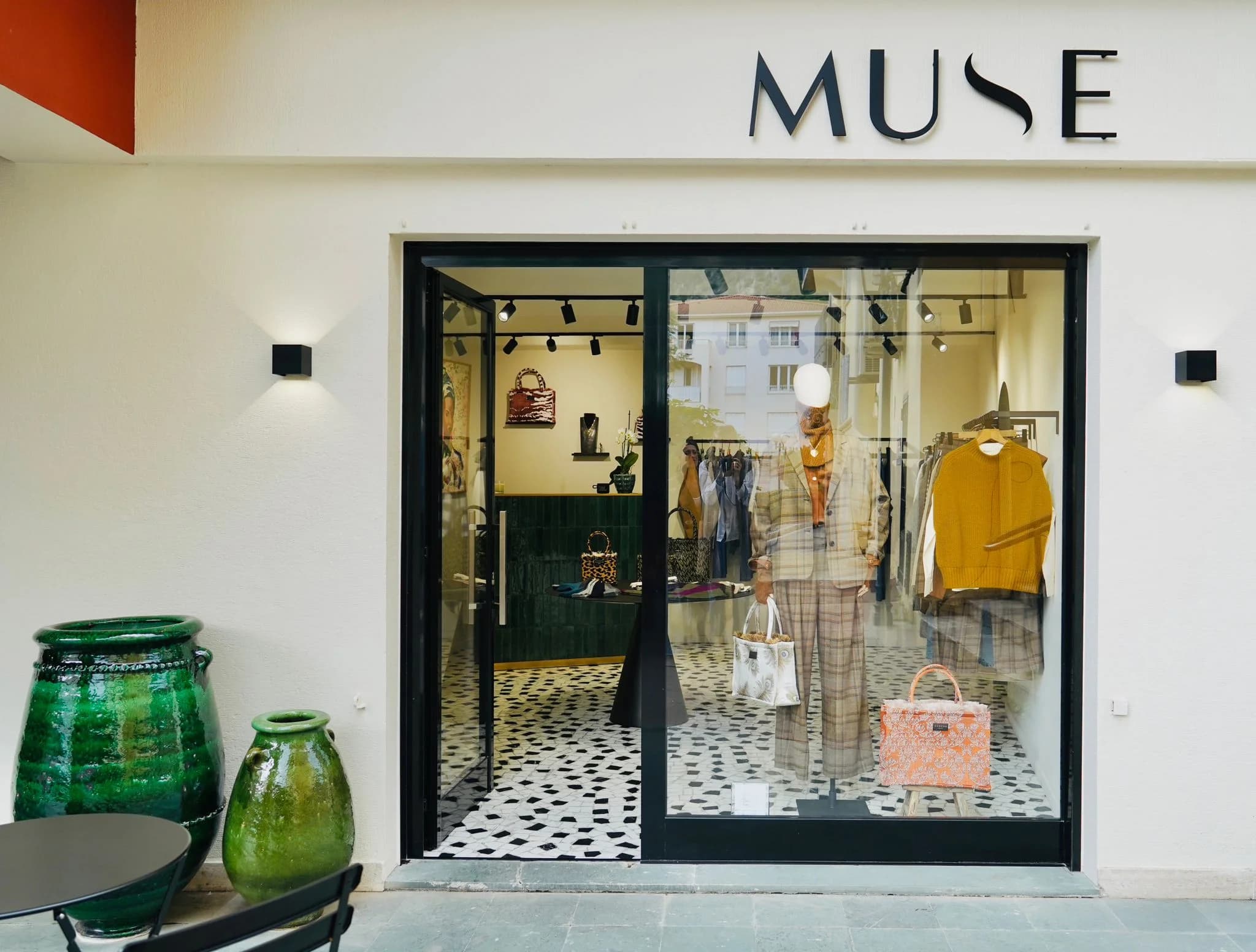 Boutique Muse à Beaulieu-sur-Mer - Façade élégante de la boutique de mode
